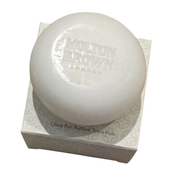 Molton Brown Ivory Soap Bars (Set of 4) - Picture 3 of 6
